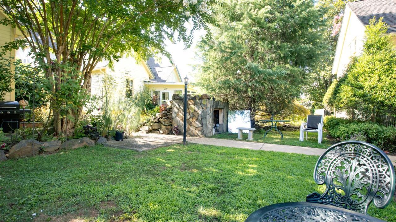 Carrier Houses Bed & Breakfast Rutherfordton Extérieur photo