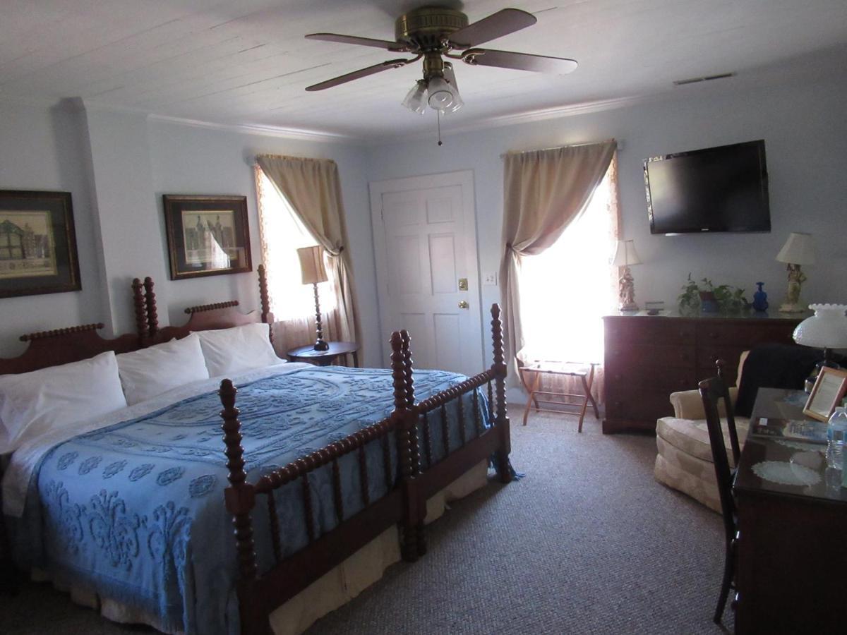 Carrier Houses Bed & Breakfast Rutherfordton Extérieur photo
