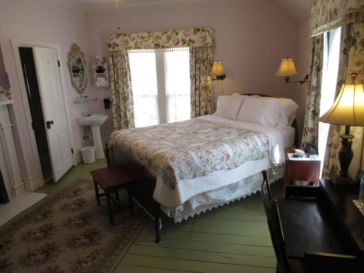Carrier Houses Bed & Breakfast Rutherfordton Extérieur photo