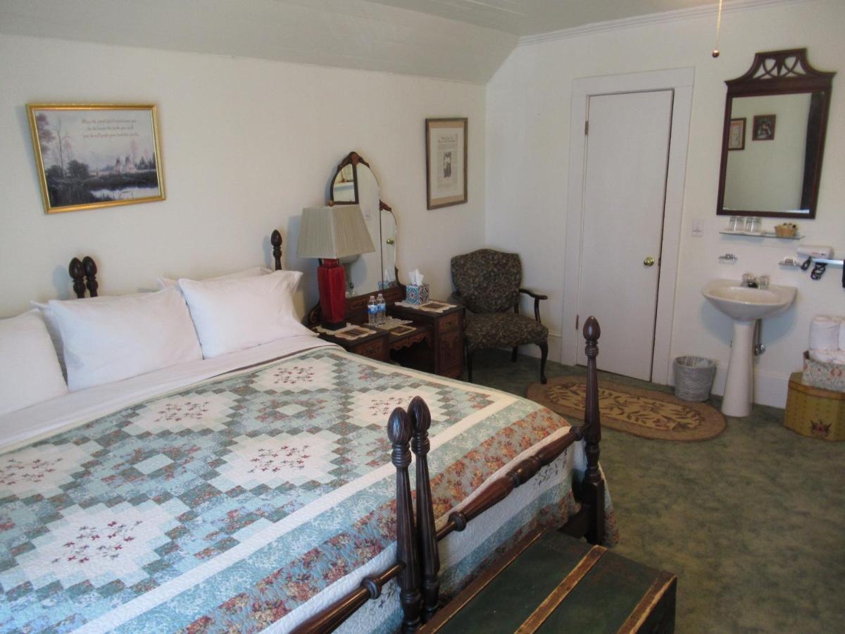 Carrier Houses Bed & Breakfast Rutherfordton Extérieur photo