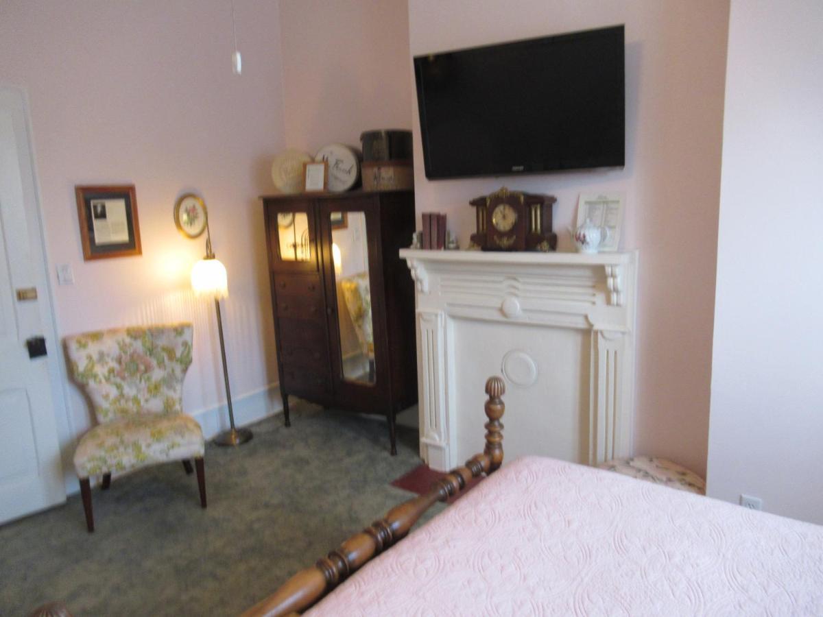 Carrier Houses Bed & Breakfast Rutherfordton Extérieur photo