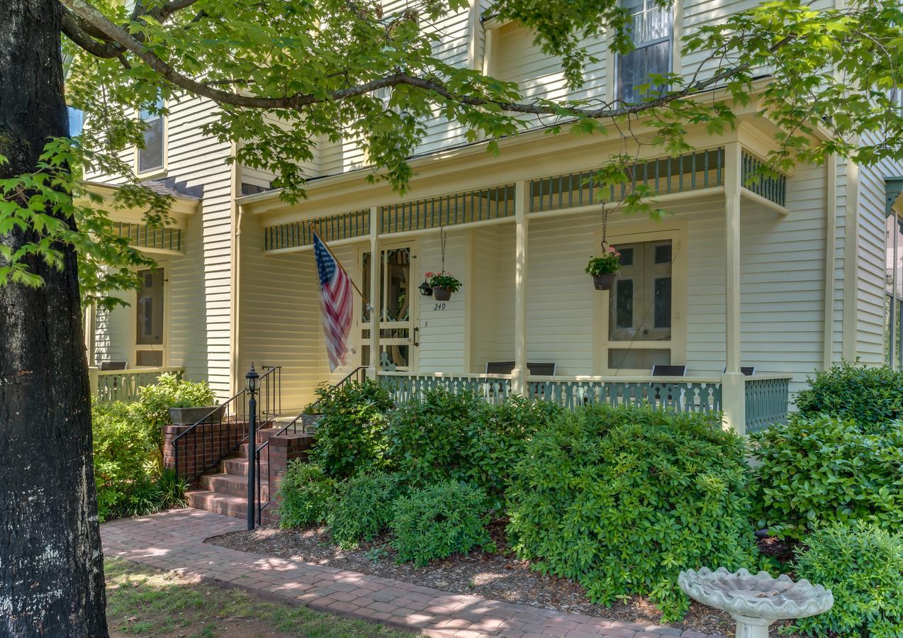 Carrier Houses Bed & Breakfast Rutherfordton Extérieur photo